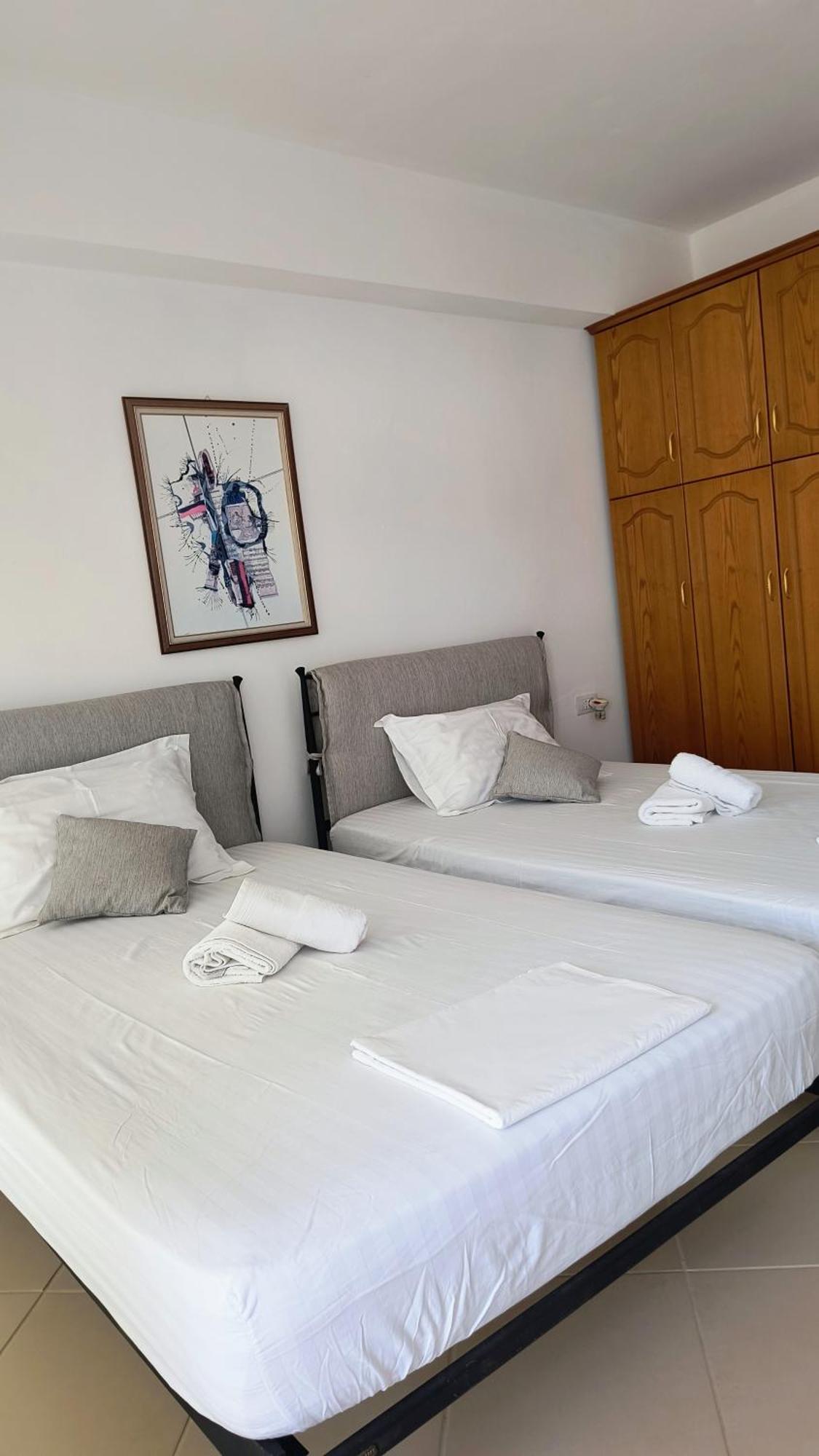 Polyxeni Apartments & Rooms Qëparo Exteriér fotografie