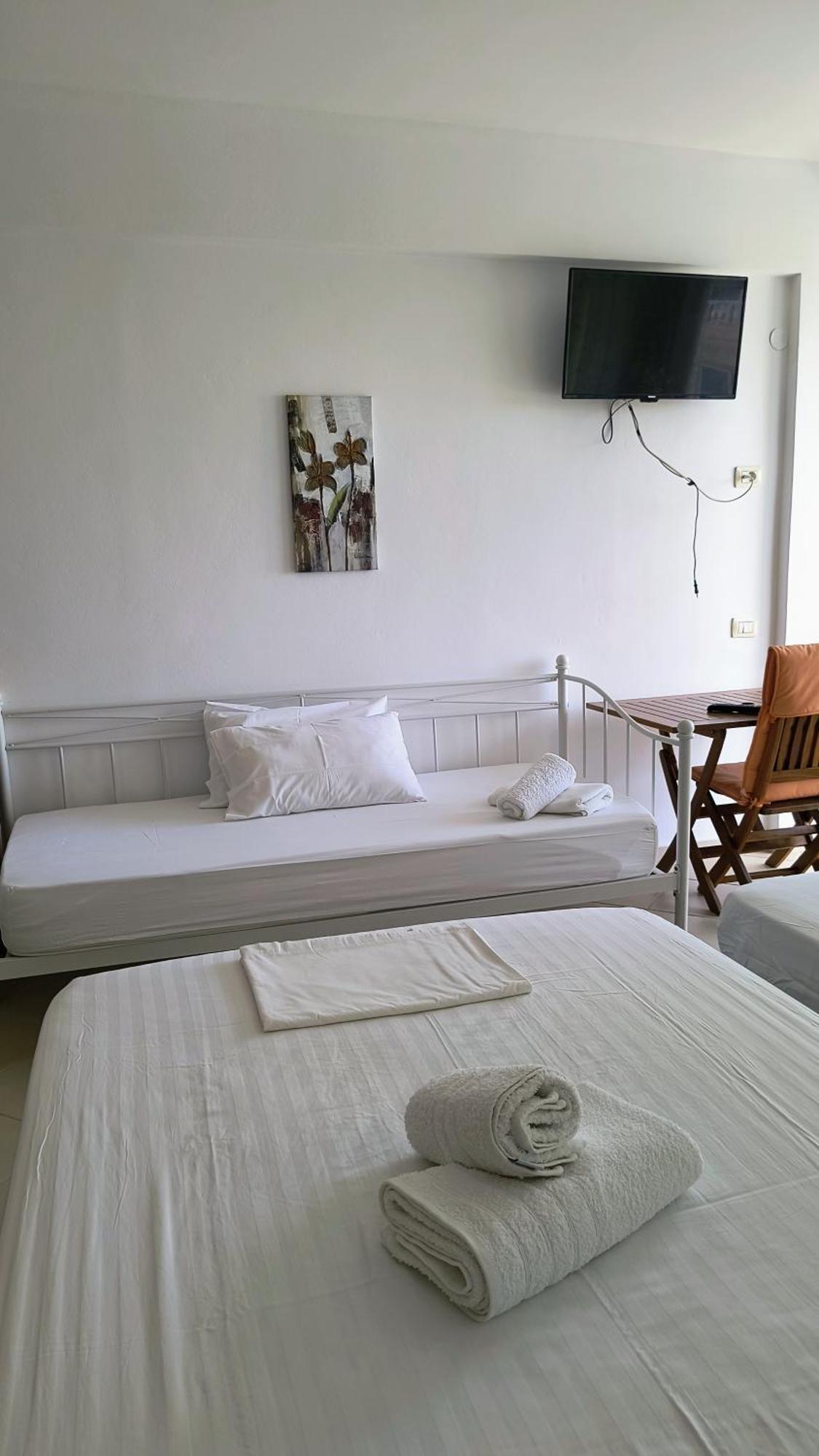 Polyxeni Apartments & Rooms Qëparo Exteriér fotografie