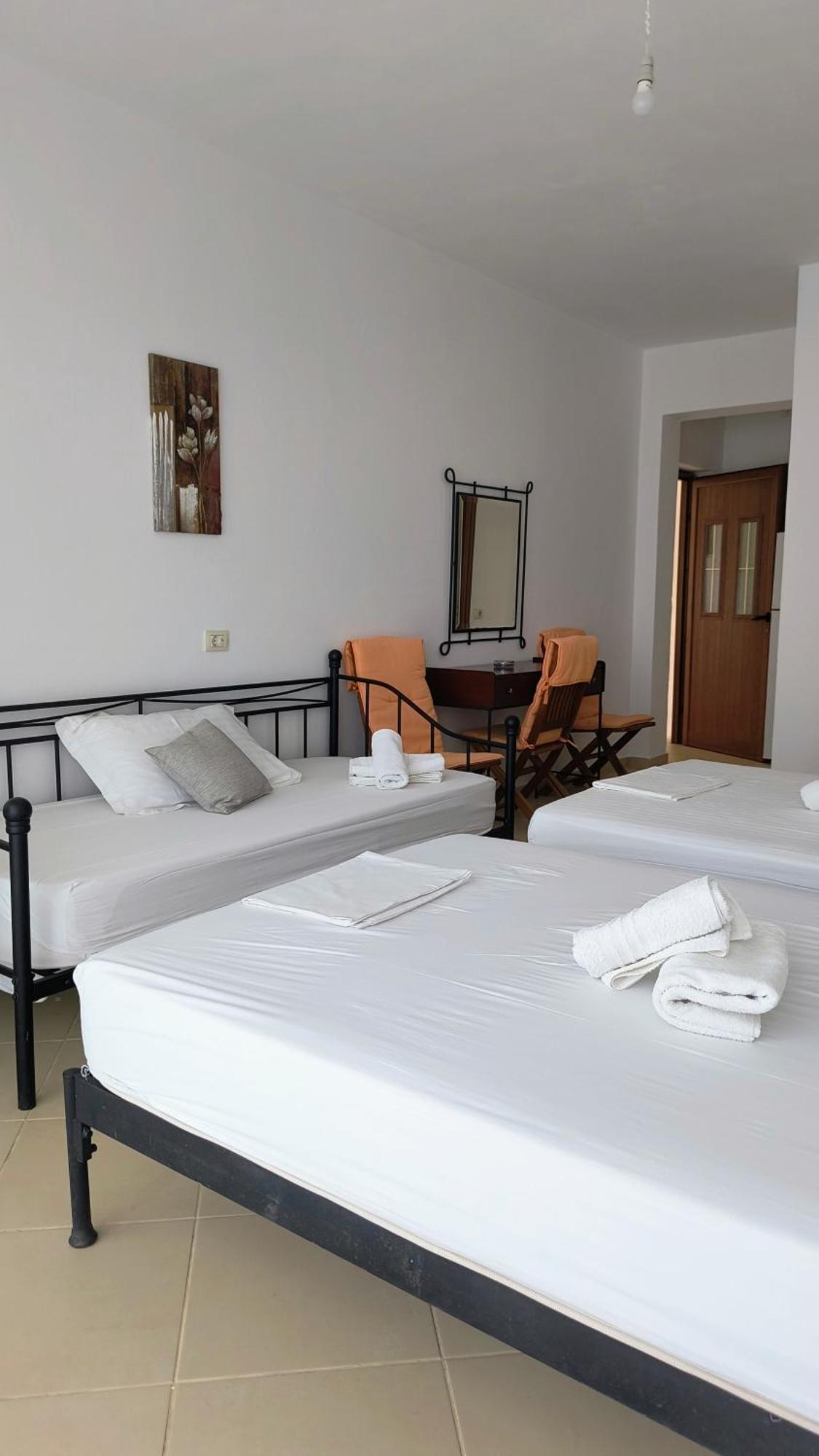 Polyxeni Apartments & Rooms Qëparo Exteriér fotografie
