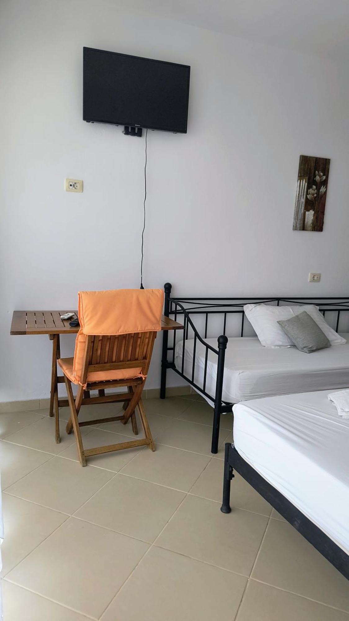 Polyxeni Apartments & Rooms Qëparo Exteriér fotografie