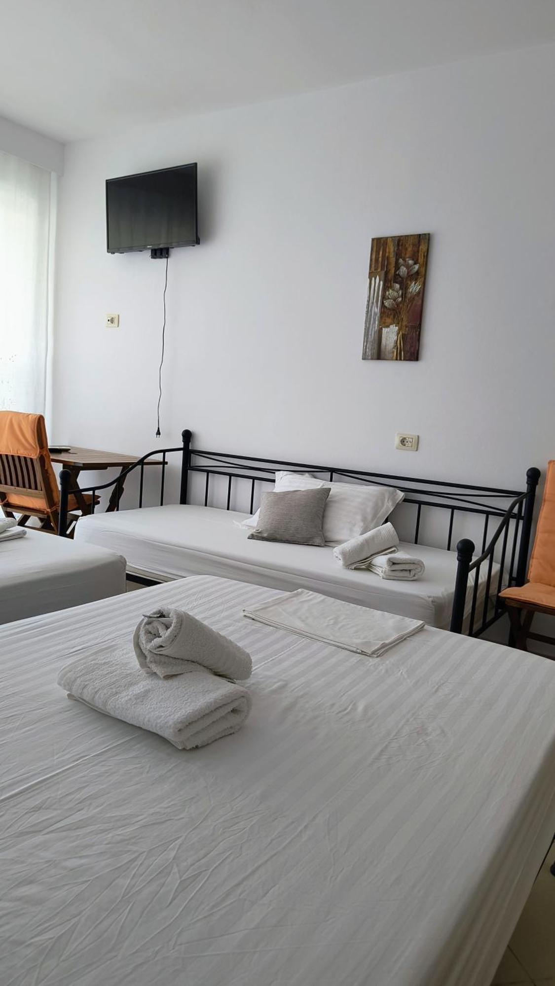 Polyxeni Apartments & Rooms Qëparo Exteriér fotografie