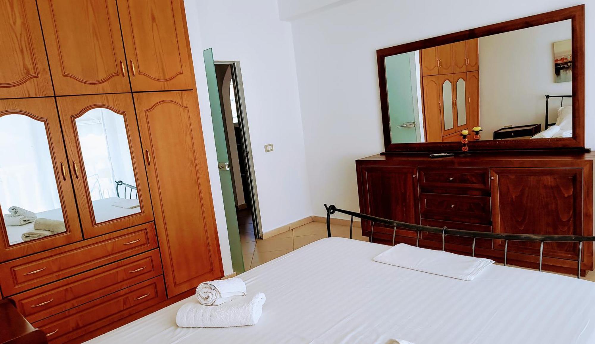 Polyxeni Apartments & Rooms Qëparo Exteriér fotografie
